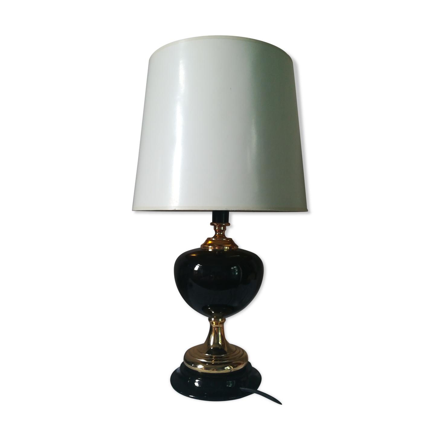 Classic chic lamp