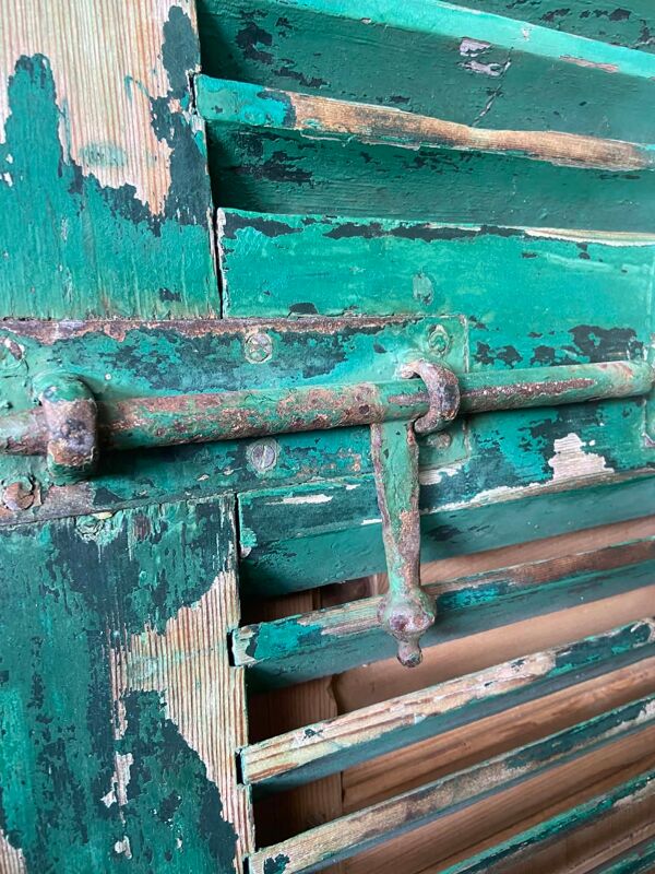 Volets anciens persiennes verts