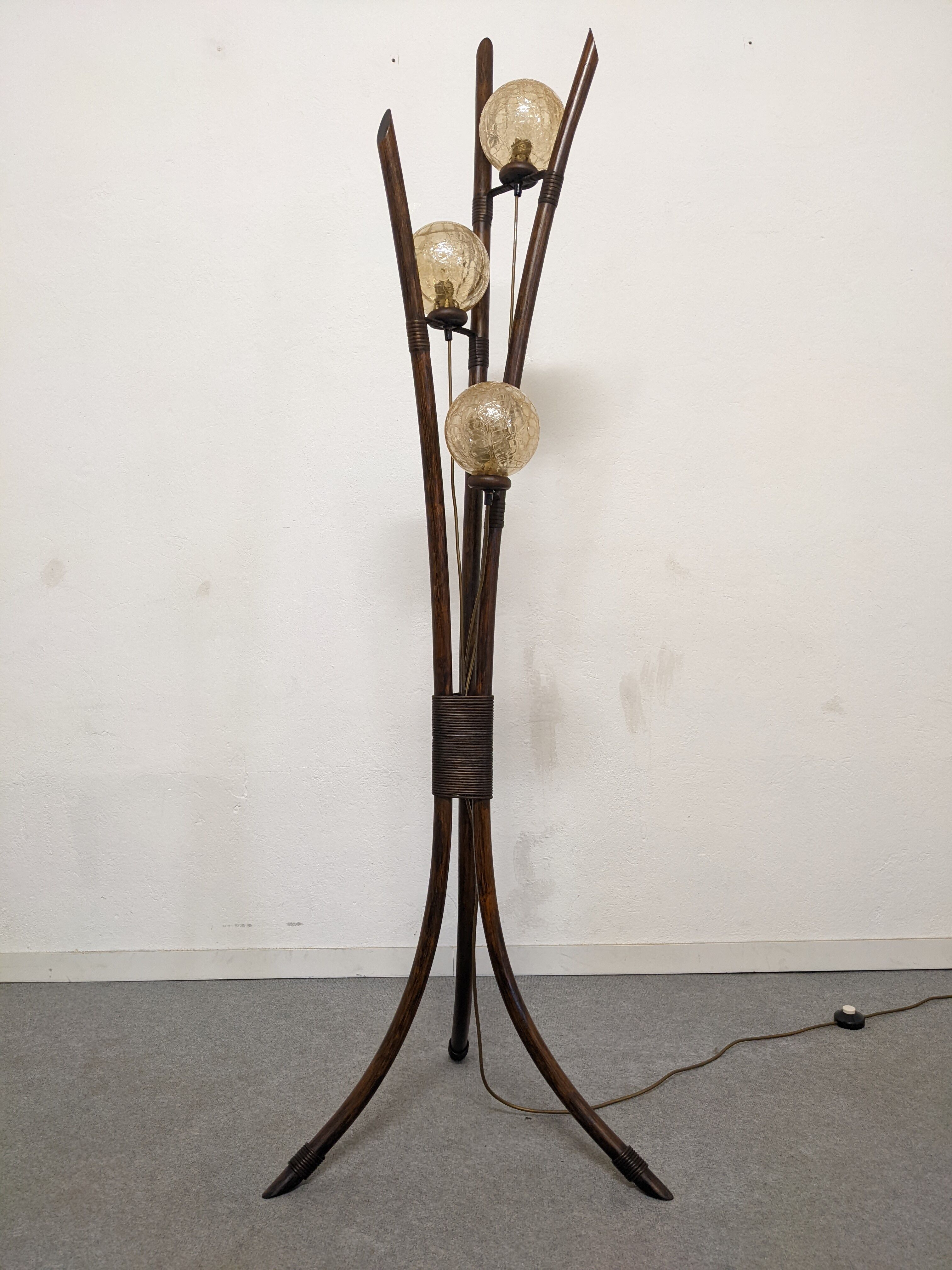 Tripod lamp in bamboo and glass from the 60s/70s