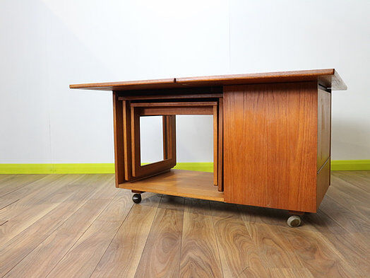 Extendable coffee table nest tables gigognes and beverage cabinet Mcintosh Tristor