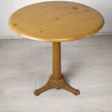Garden pedestal table
