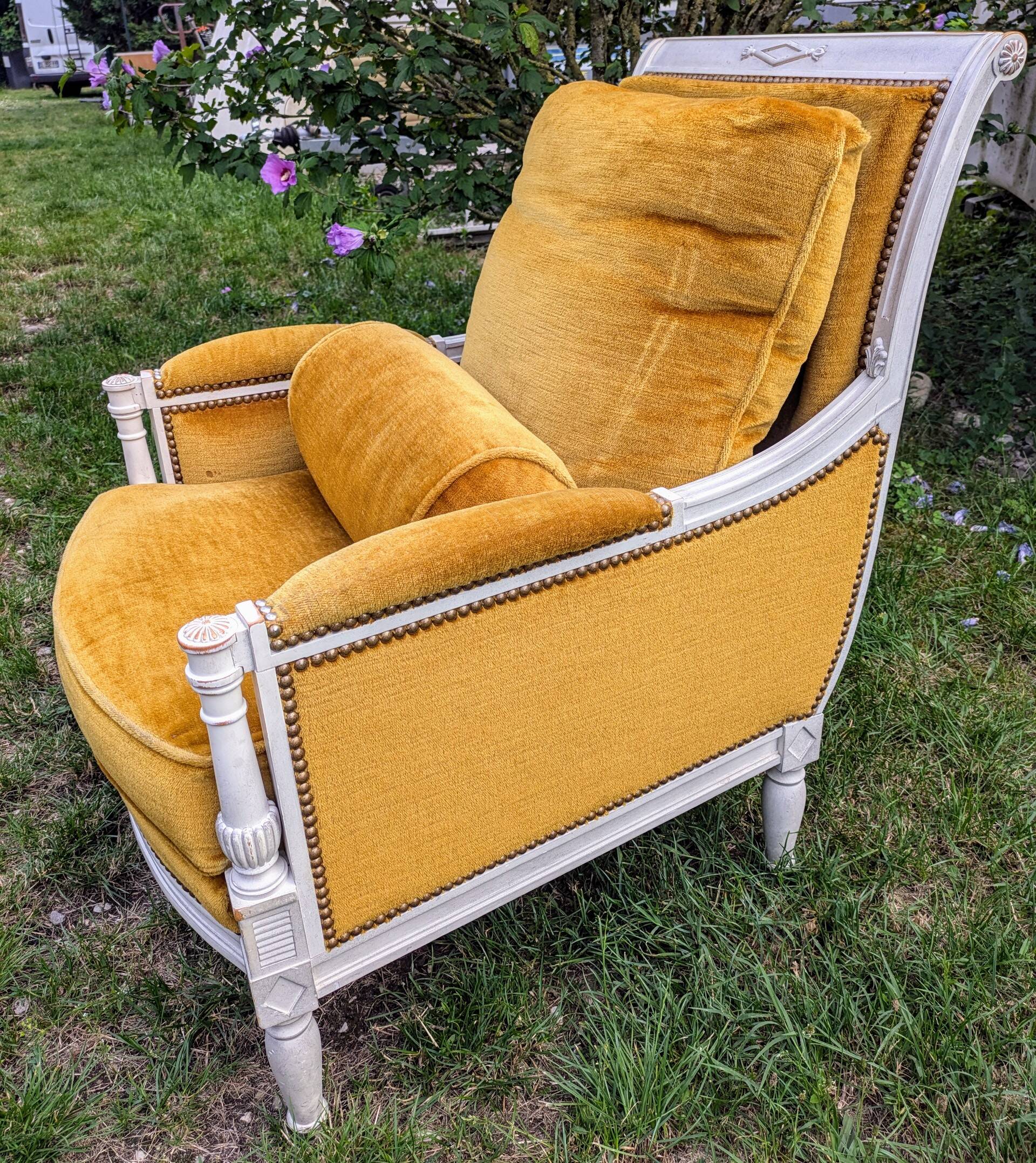 Ensemble Style Louis XVI - fauteuils, bergères et repose pieds