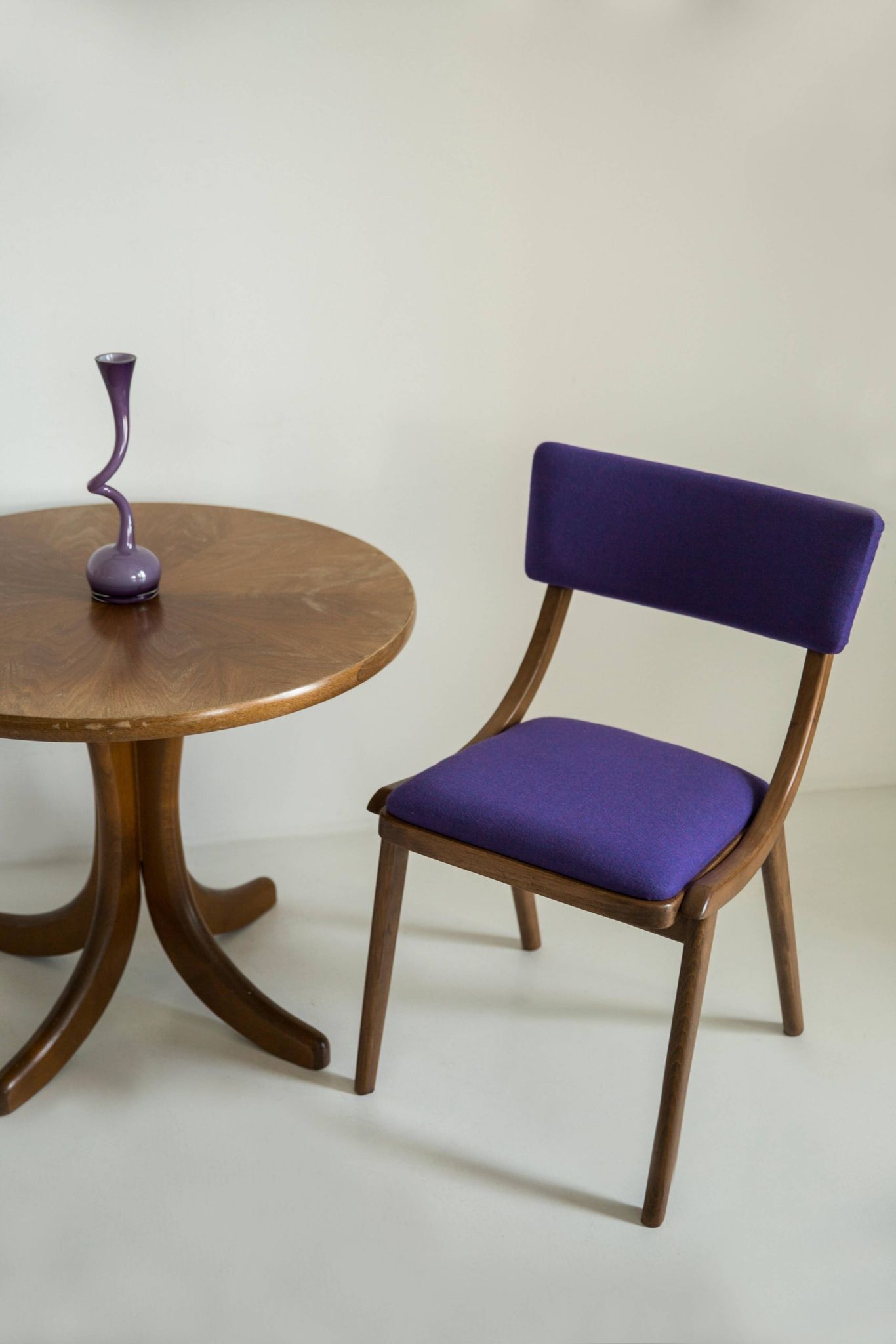 Mid-Century Modern Bumerang Chair, Purple Wool, Poland, 1960s