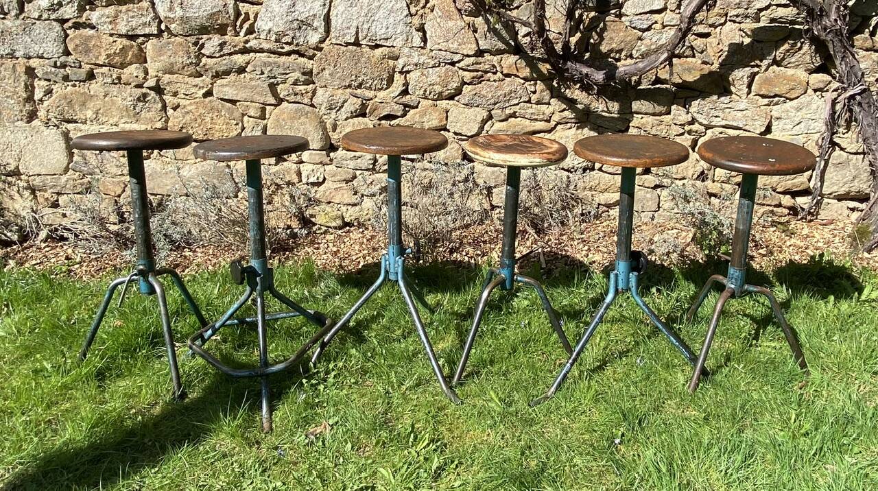 6 adjustable industrial workshop stools, 50s/60s