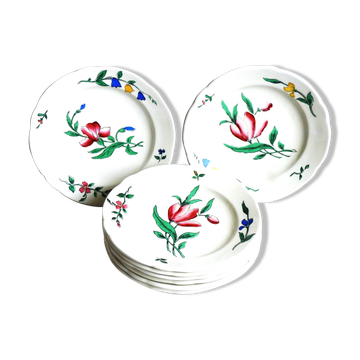 8 dessert plates with hand-painted floral decoration, dinner plates.