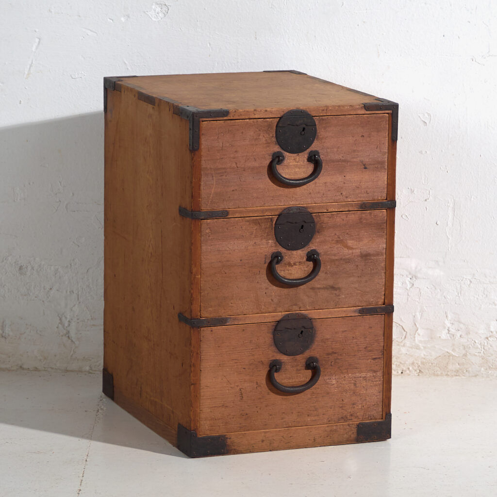 Small Japanese tansu with three drawers – Meiji Period (c. 1890–1926)