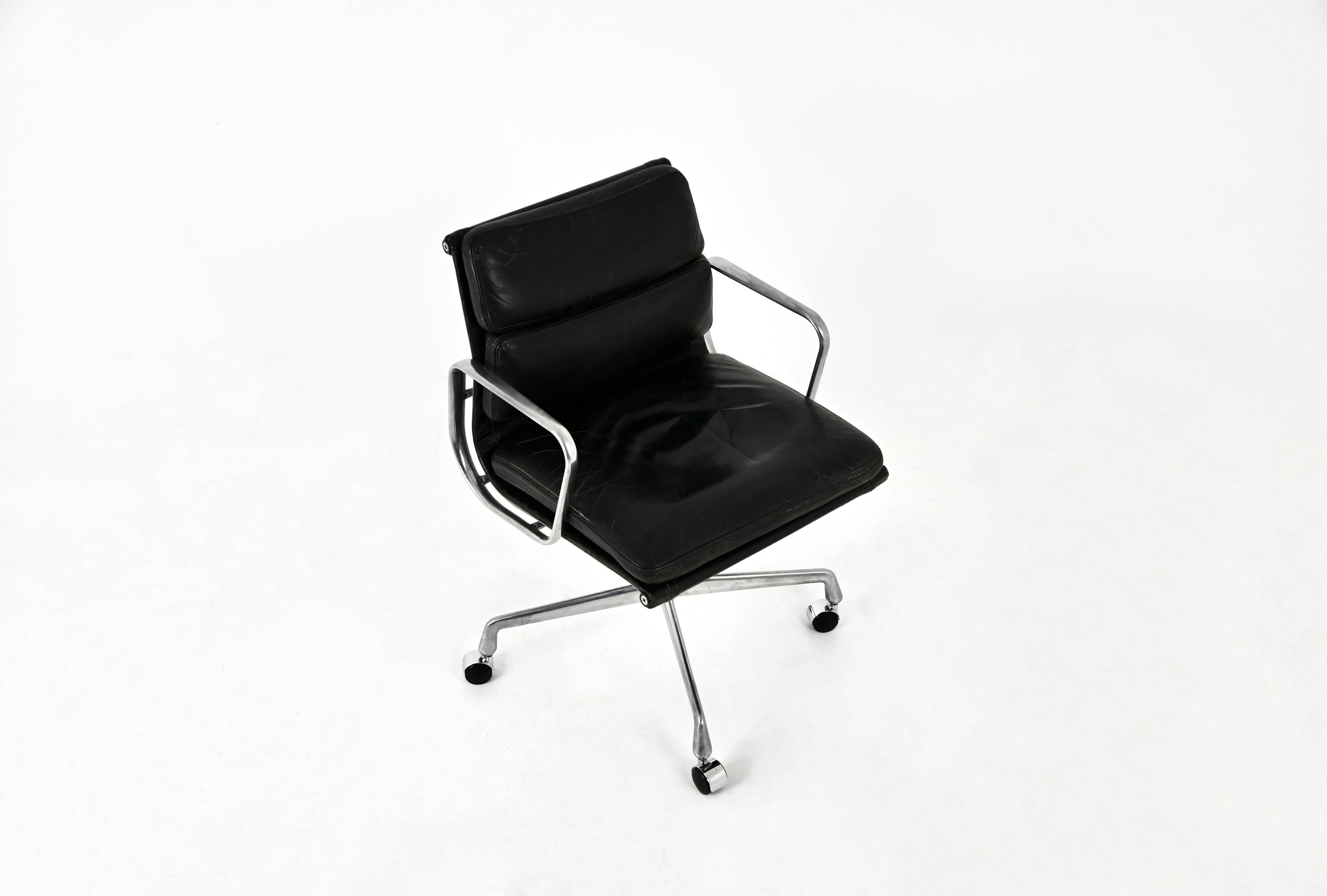Office chair by Charles and Ray Eames for Herman Miller, 1970s