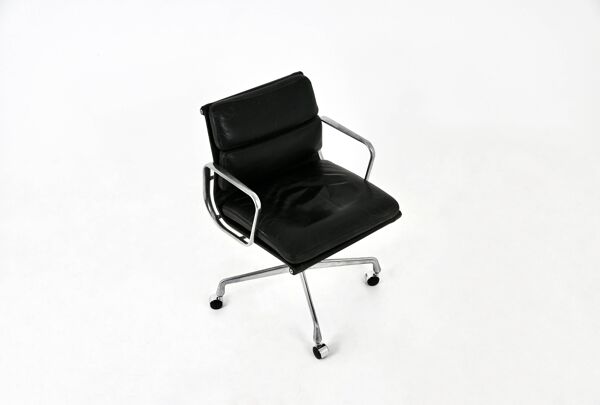 Chaise de bureau par Charles et Ray Eames pour Herman Miller, années 1970