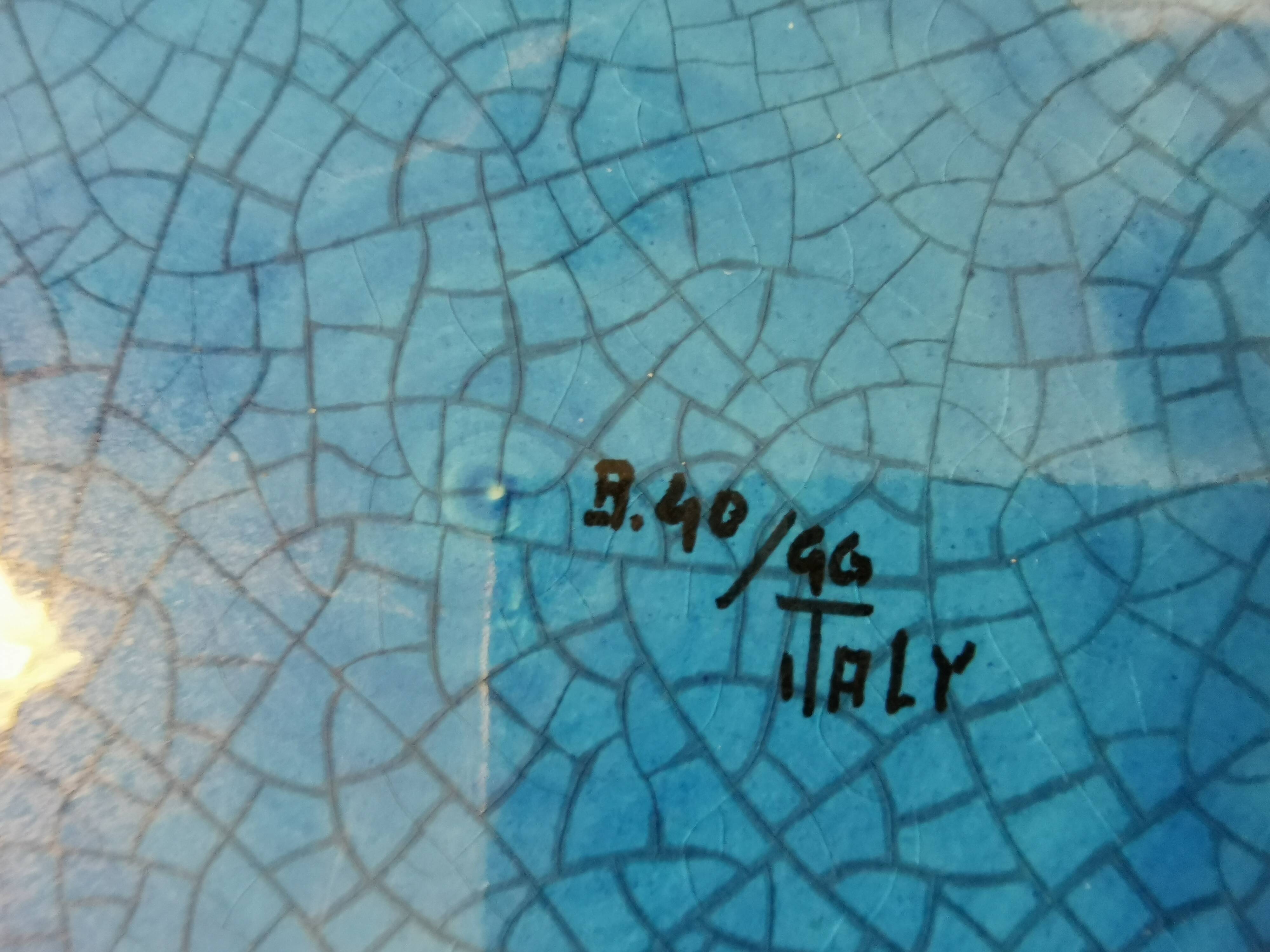 Italian ceramic bowl in blue crackle glaze by Fratelli Fanciullacci and Alvino Bagni.