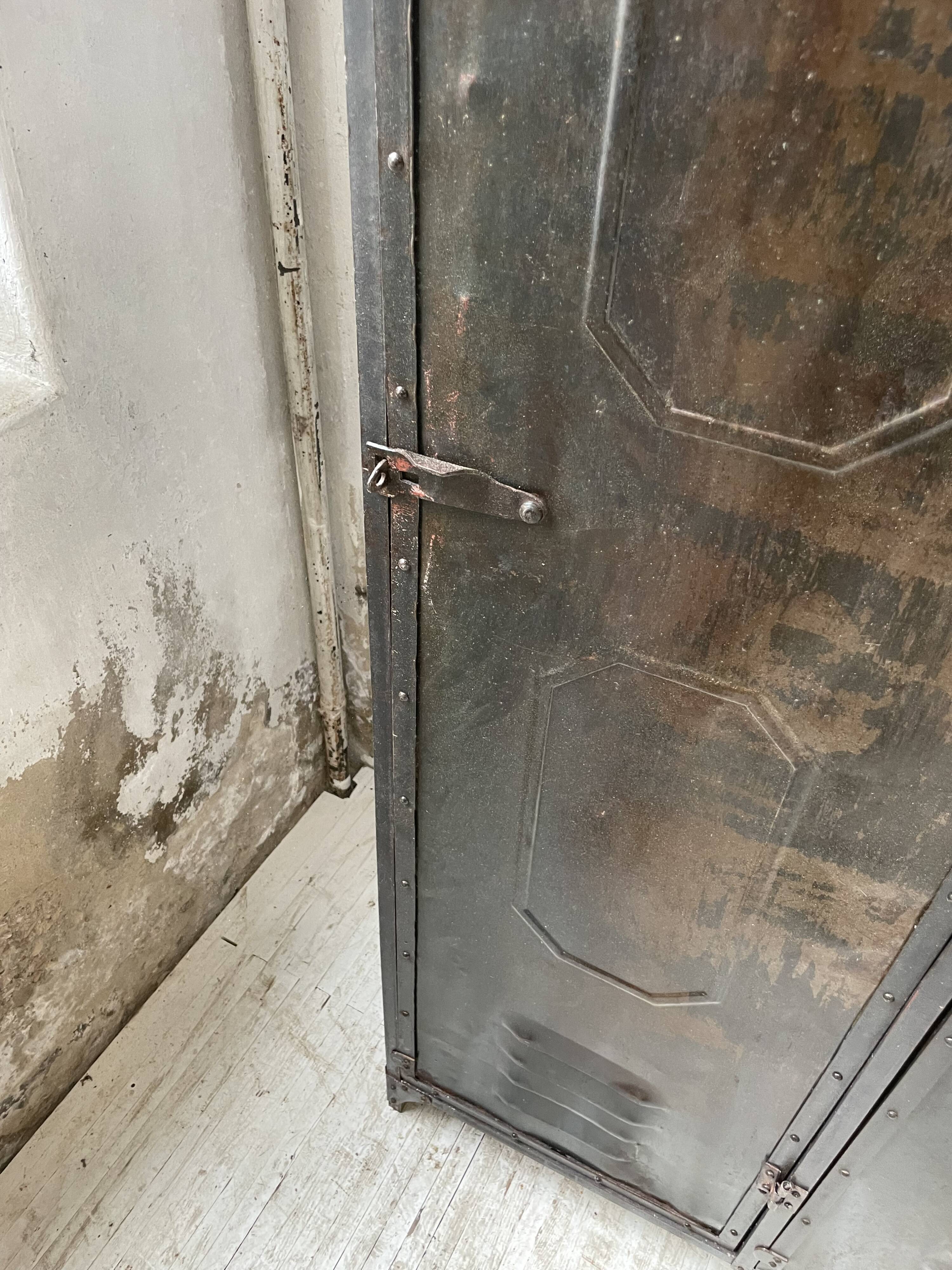 Riveted metal cloakroom Swchartz 1920