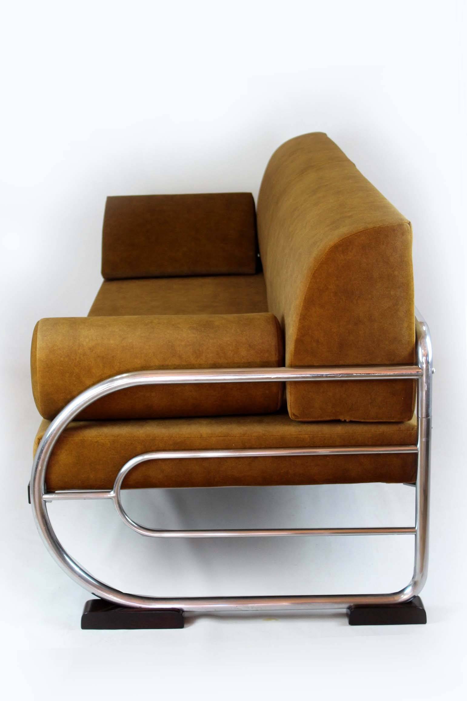 Restored Bauhaus Tubular Chrome and Steel Sofa from Hynek Gottwald, 1930s