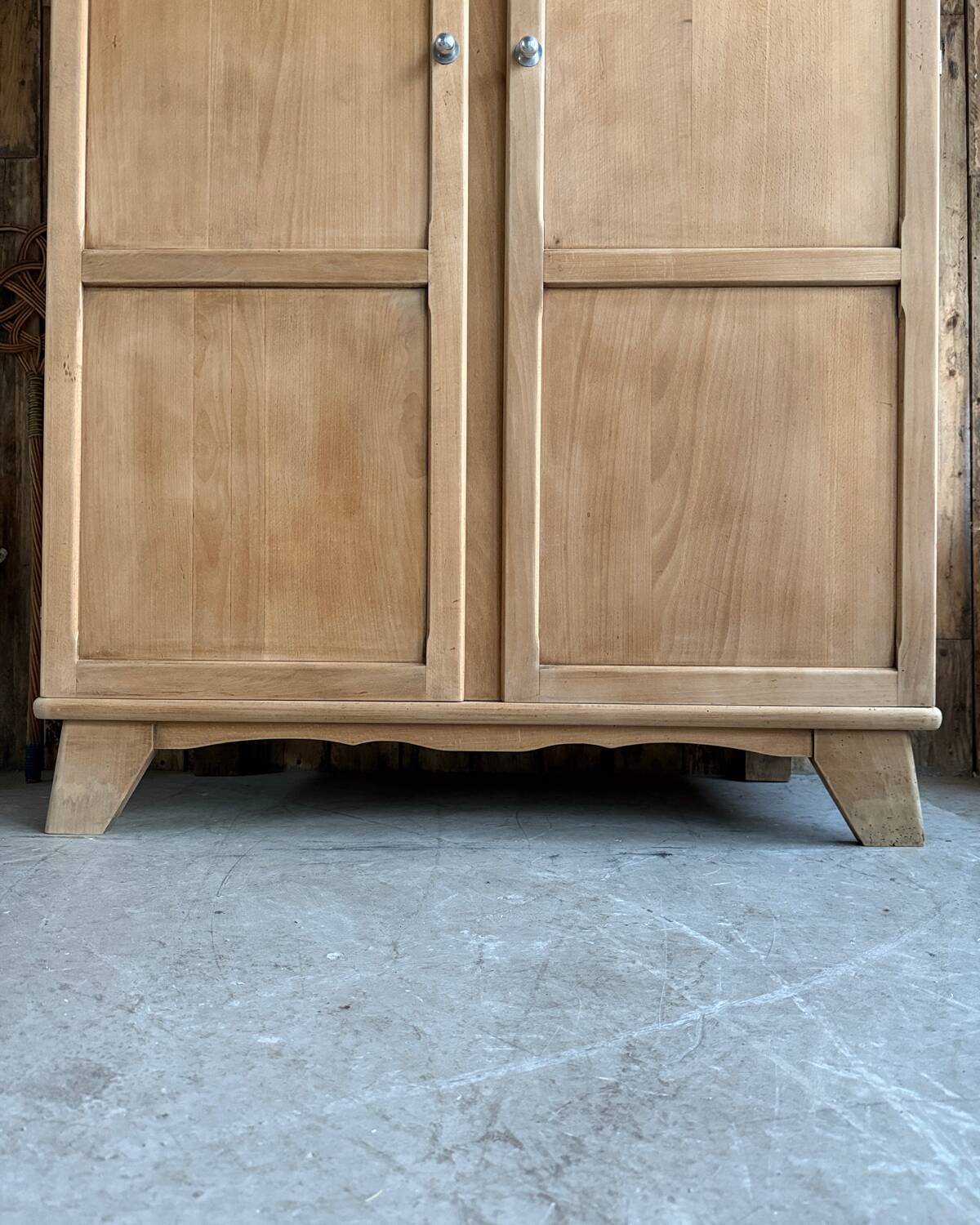 Armoire parisienne en hêtre (rénovée)