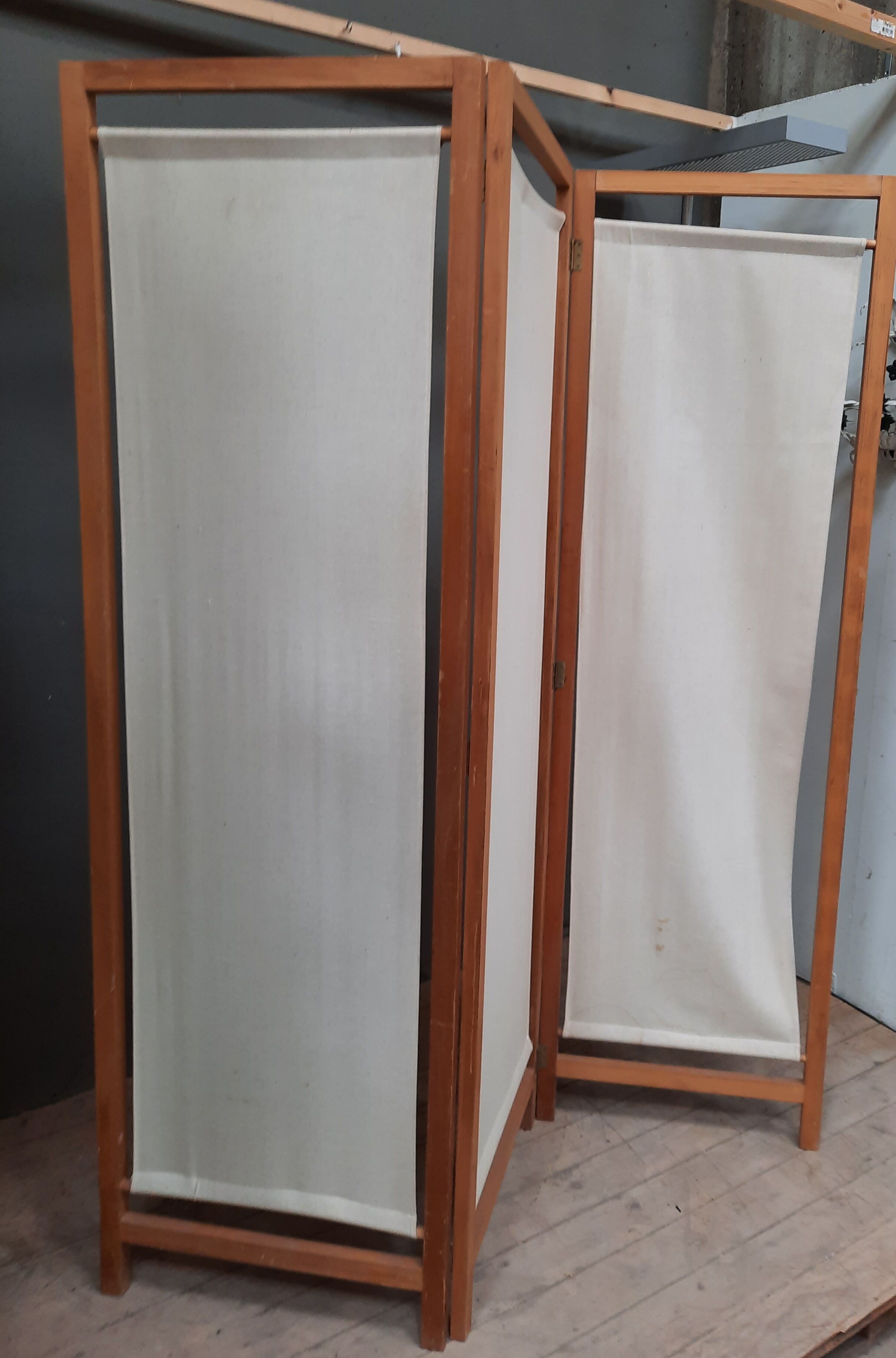 3-panel fabric screen