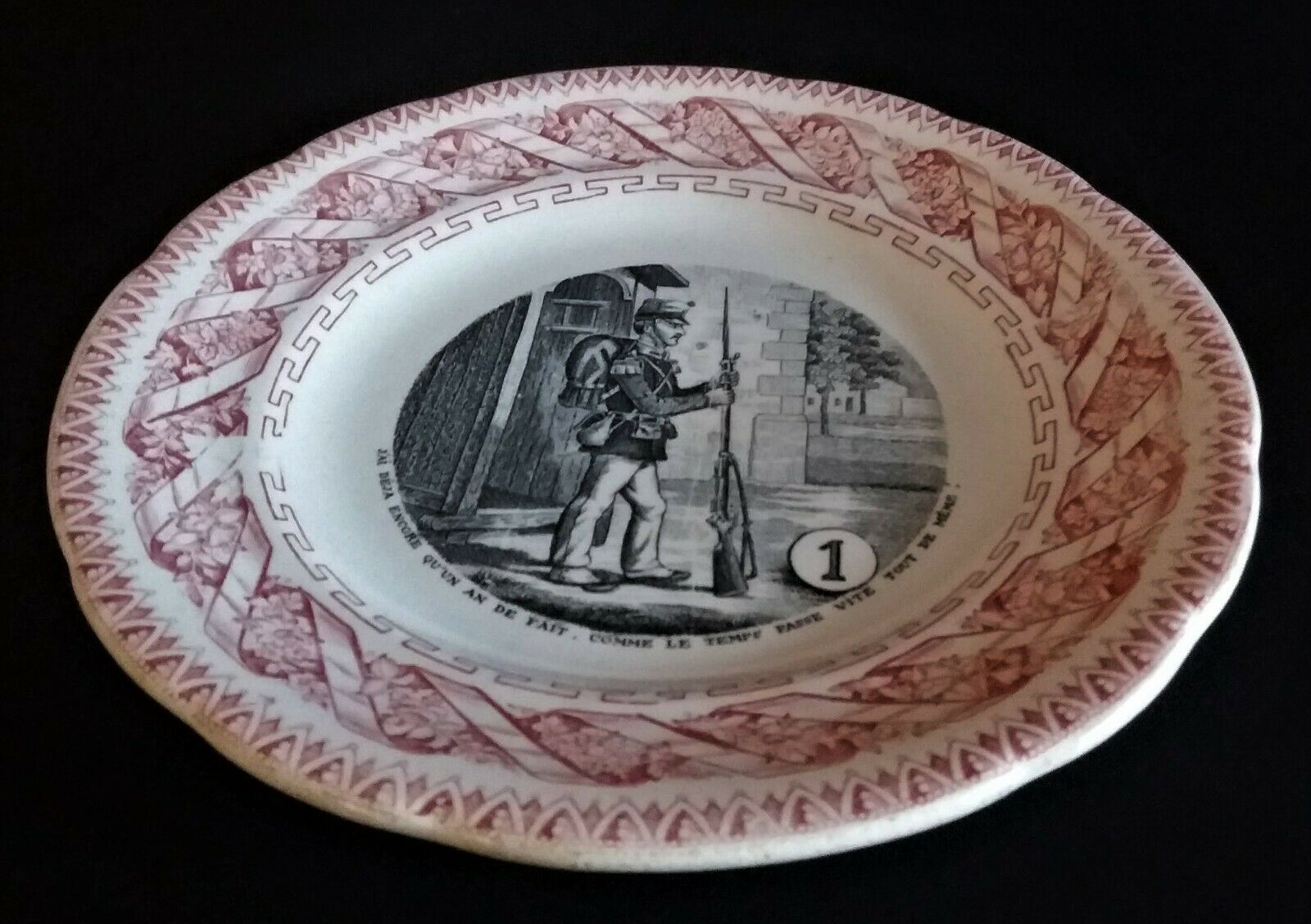 Talking plate with theme Gien N° 1 late nineteenth