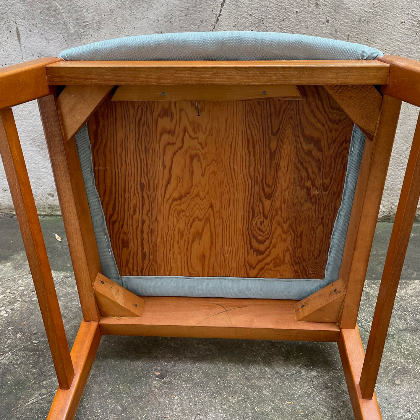 4 chaises de salle à manger scandinaves
