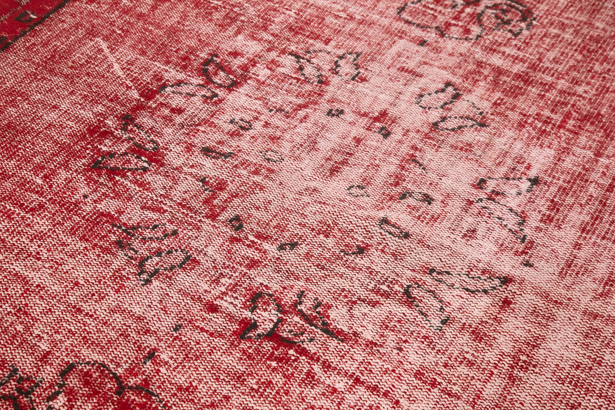 Hand-knotted hi-low pile oriental 1970s 170 cm x 261 cm red carpet
