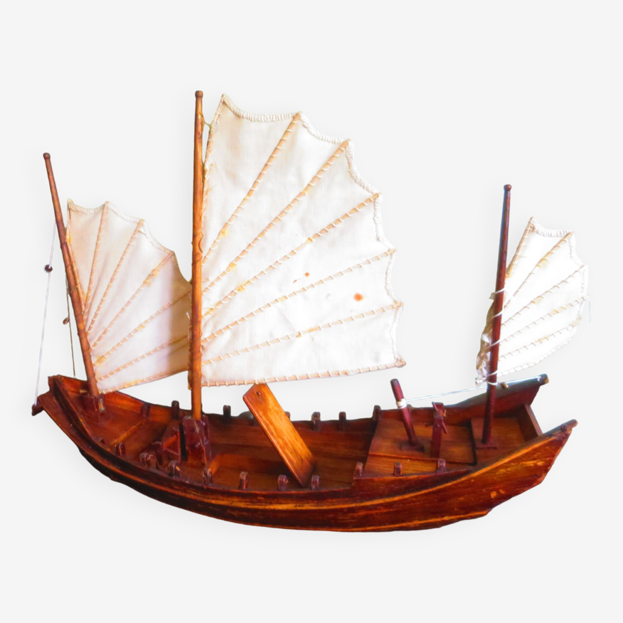 Tenture Chambre, Bibliothèque vintage avec une maquette de bateau