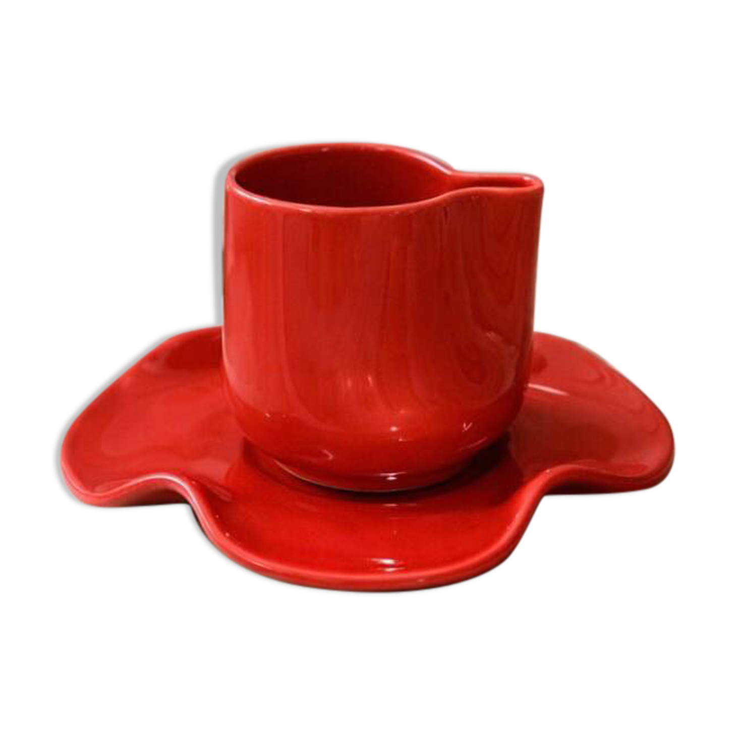 Set of wavy ceramic cup and saucer - poppy red