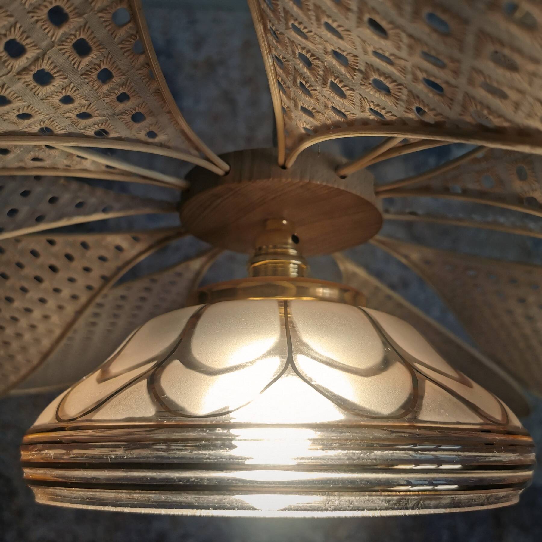 Rattan and English embroidery flower pendant light