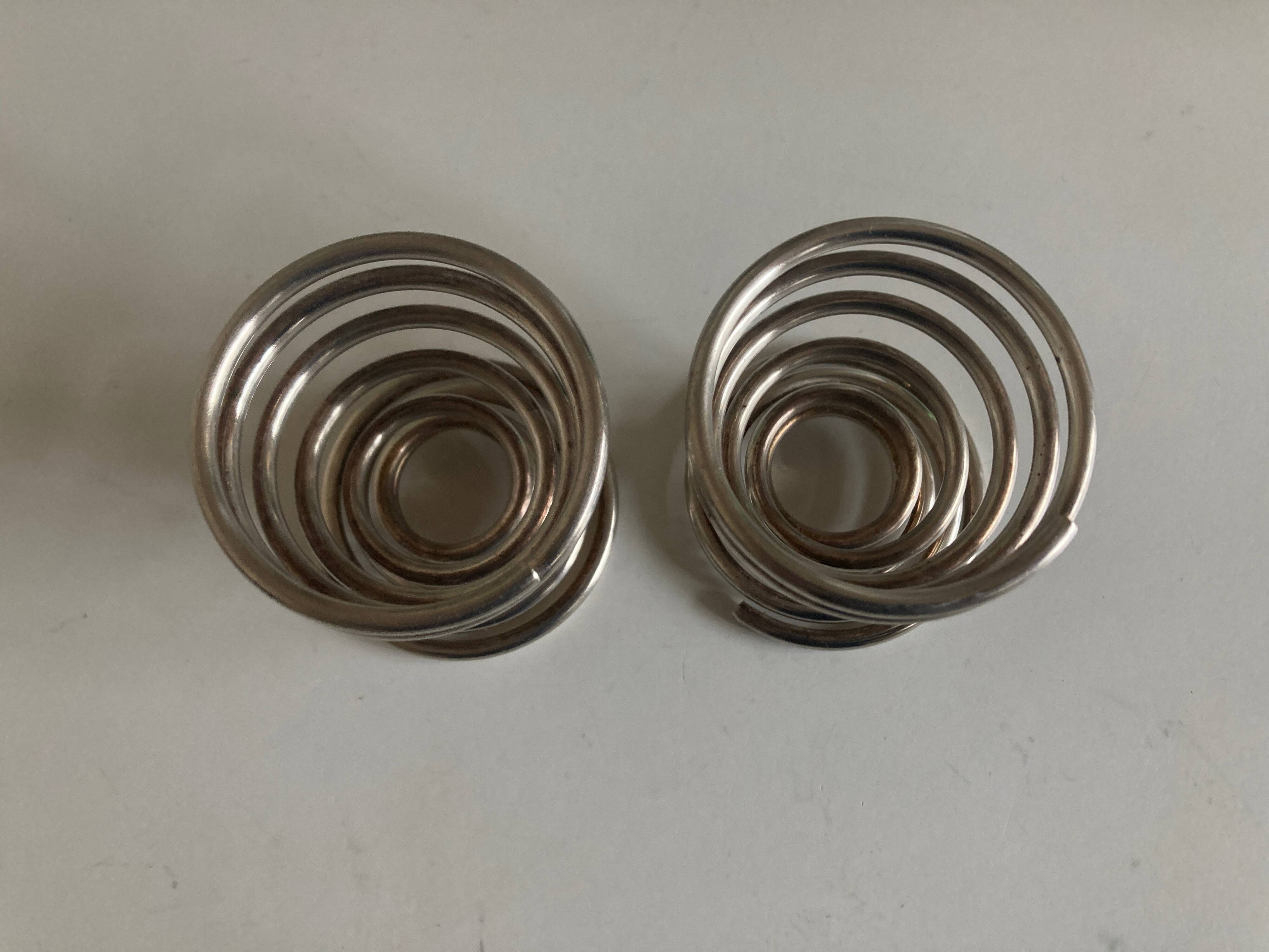 Pair of spring egg cups in silver metal 1970