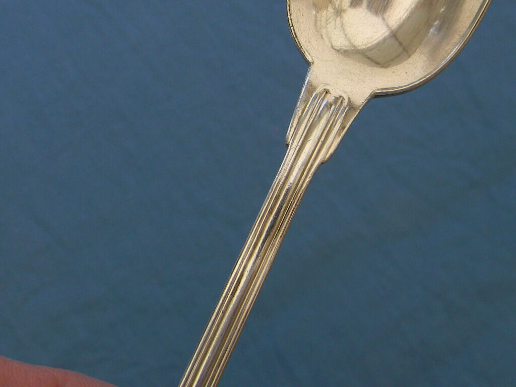 Set of 6 teaspoons in silver metal.