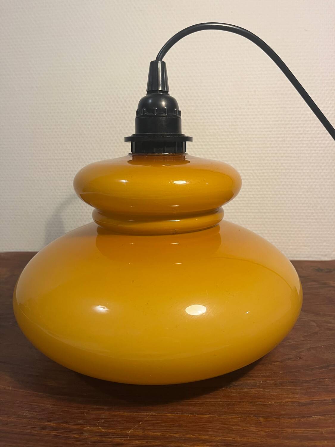 Opaline suspension from the 70s