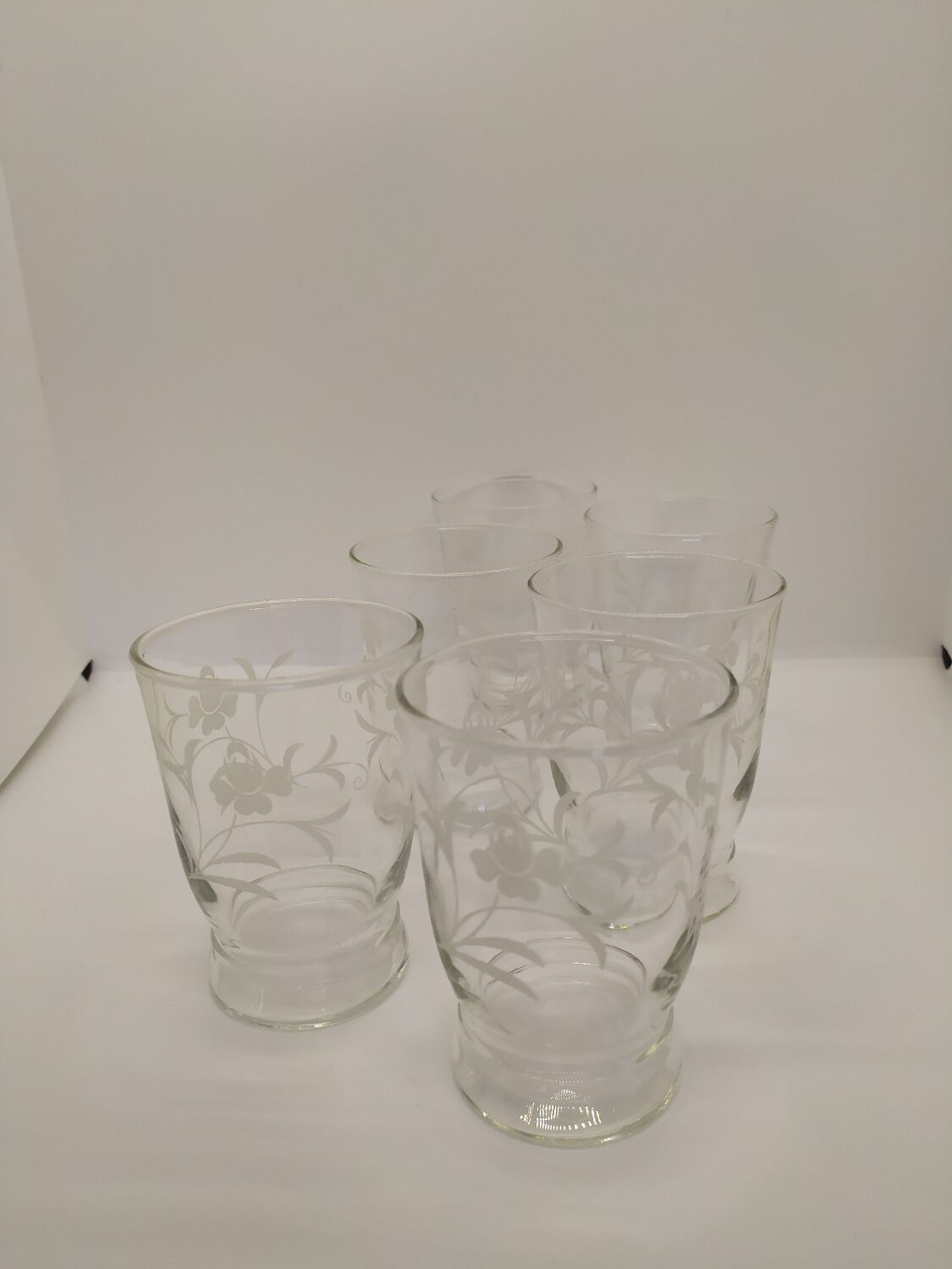 6 vintage glasses with floral pattern