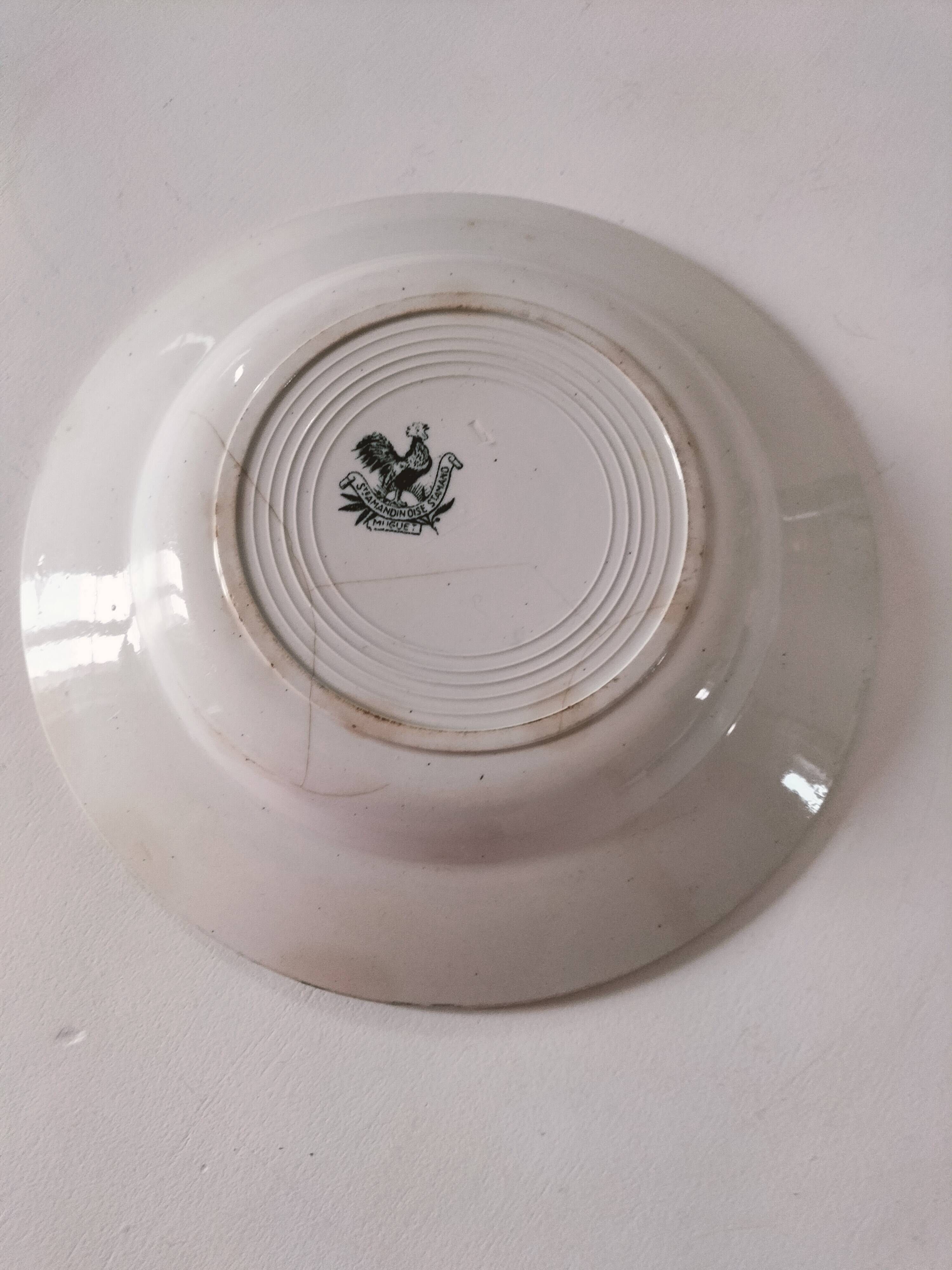 Antique plate from the Saint-Amandinoise pottery factory, Muguet pattern, circa 1900