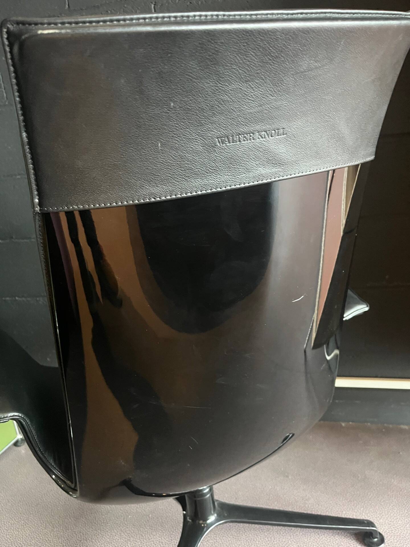 FK Chair Walter KNOLL