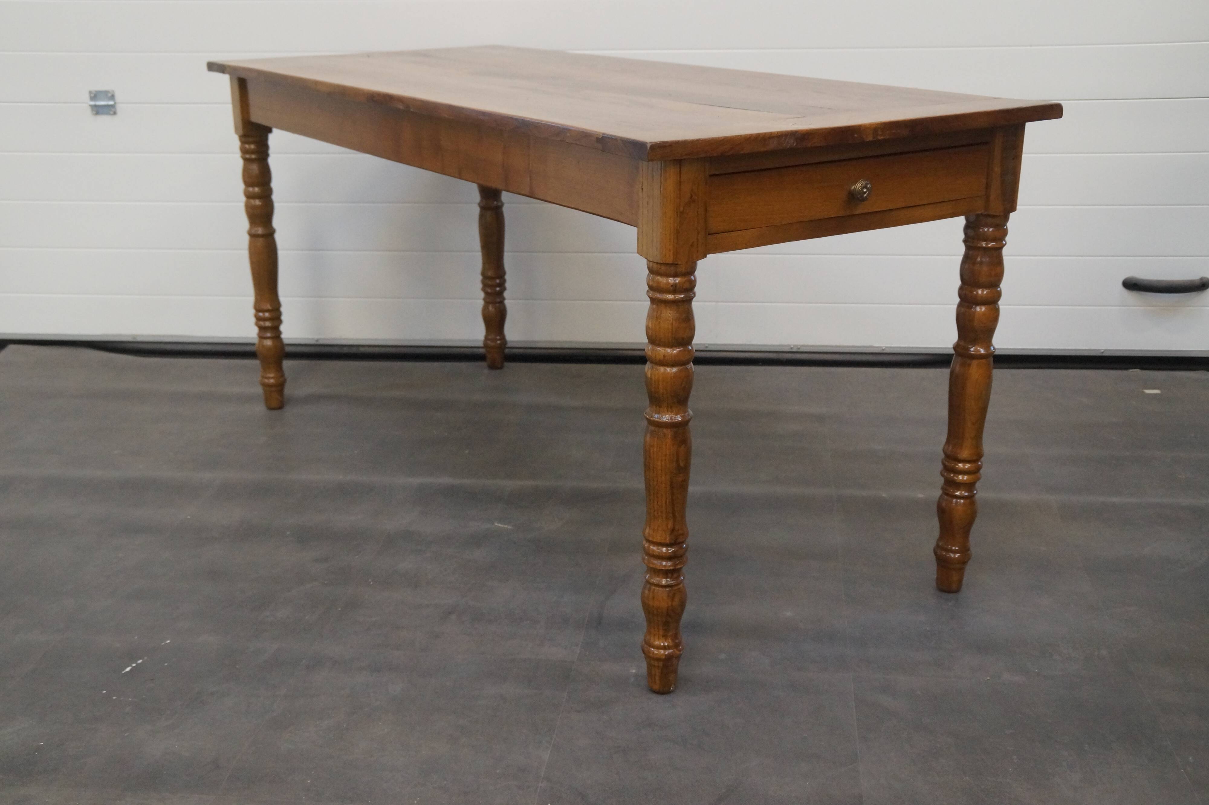 Table de ferme en orme massif