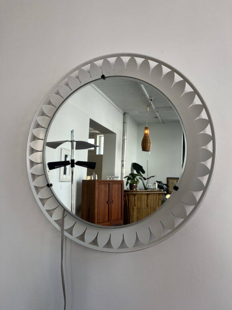 Illuminated flower mirror – Hillebrand, Ernst Igl