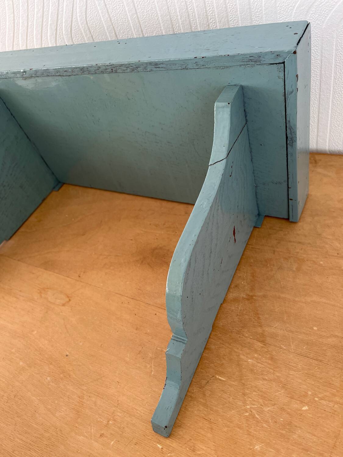Set of 2 shelves and 1 vintage coat rack