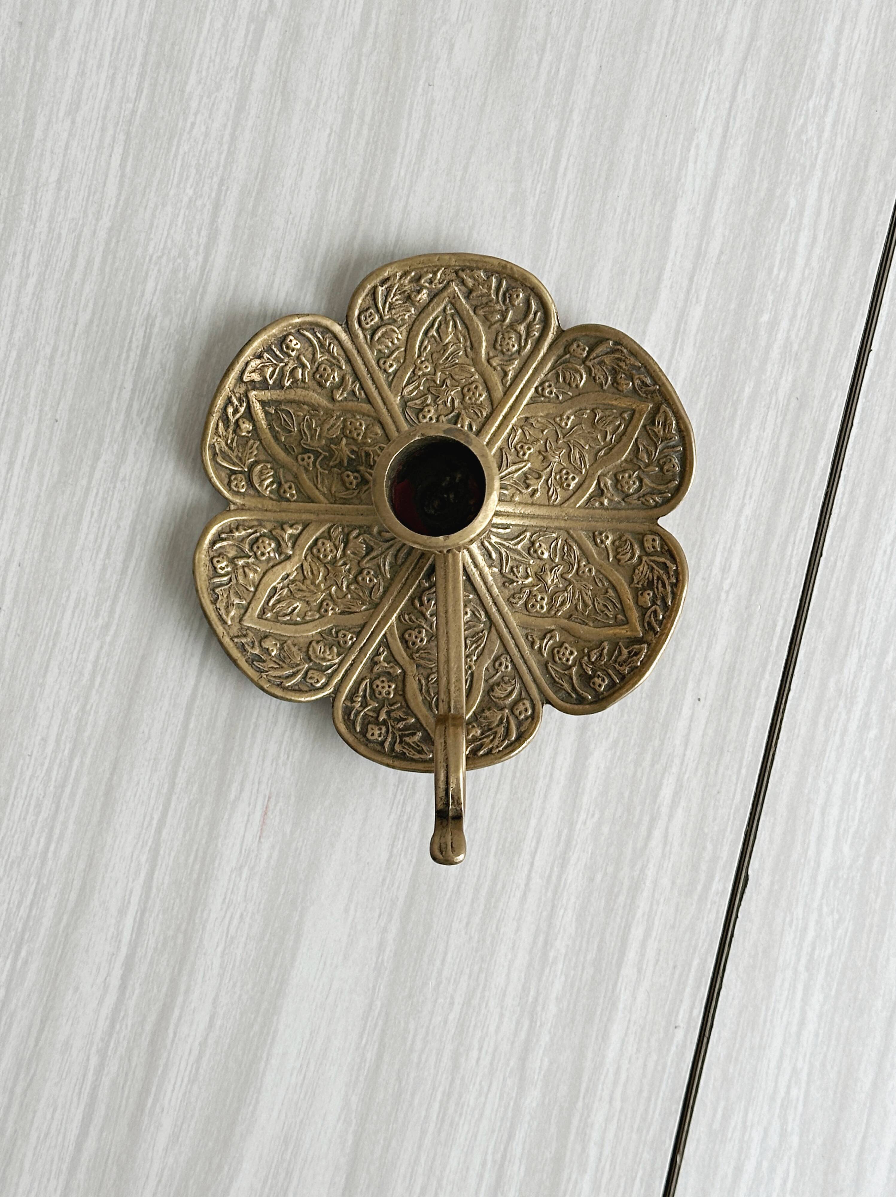 Brass candlestick with handle