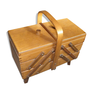 Travailleuse en bois