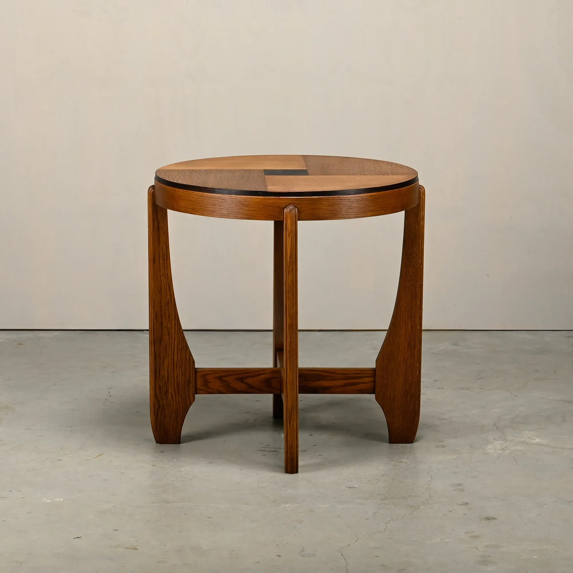 Dutch Art Deco Modernist Amsterdam School side table in Oak
