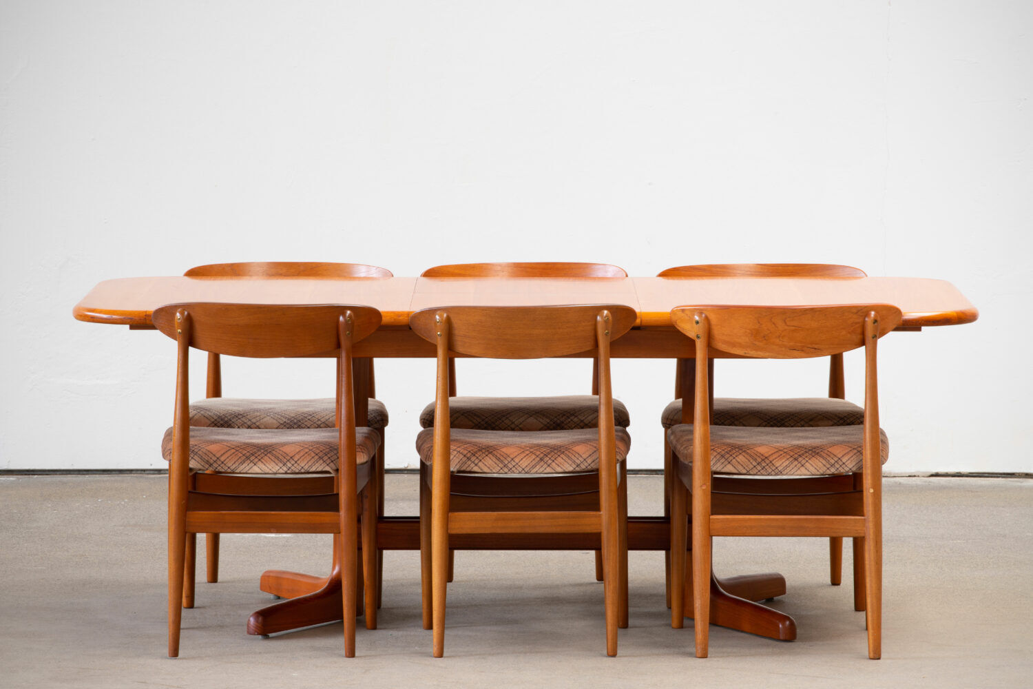 Scandinavian table in teak 1960