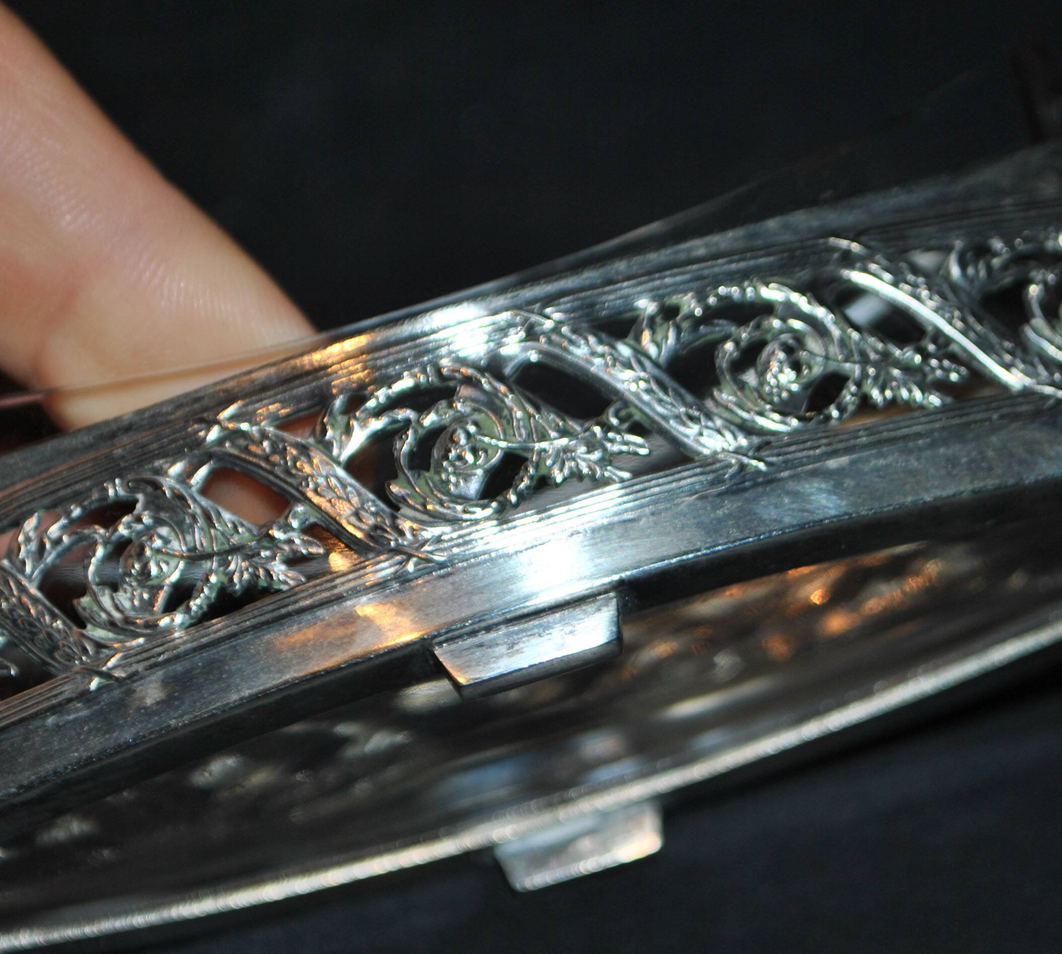 Empire salt shaker in silver metal ALPACA Saleron Napoléon III shuttle laurel frieze