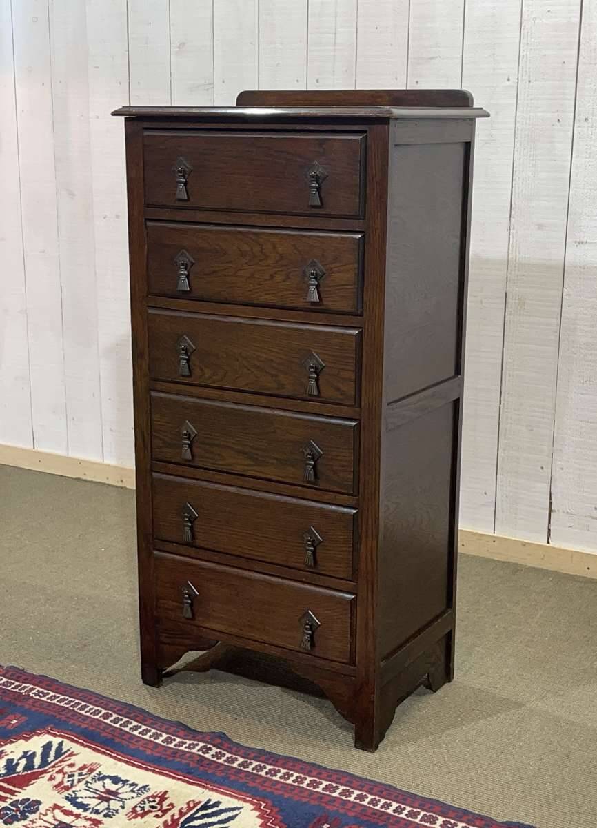 1930s English oak chest of drawers