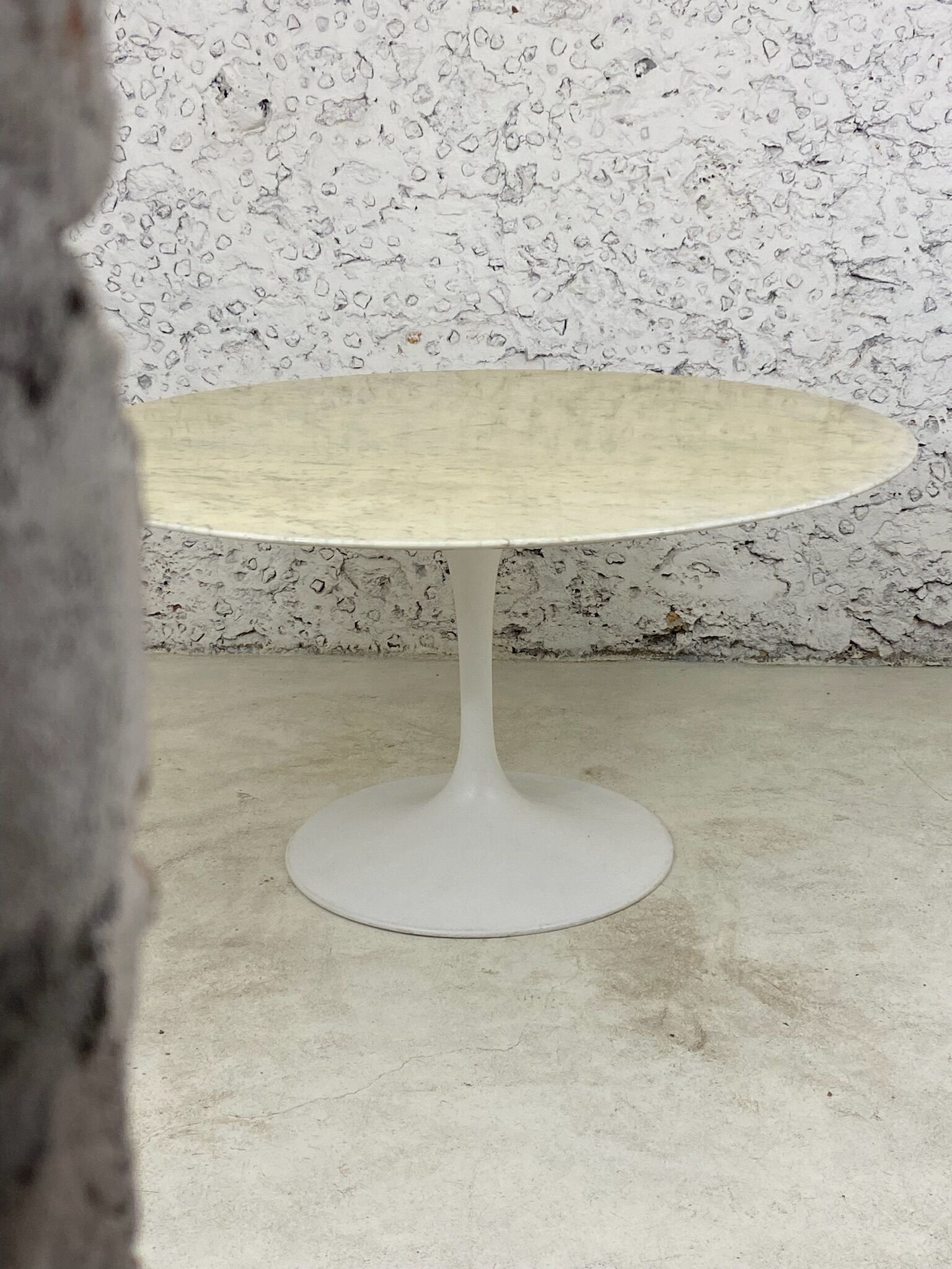 Table Knoll Saarinen 137