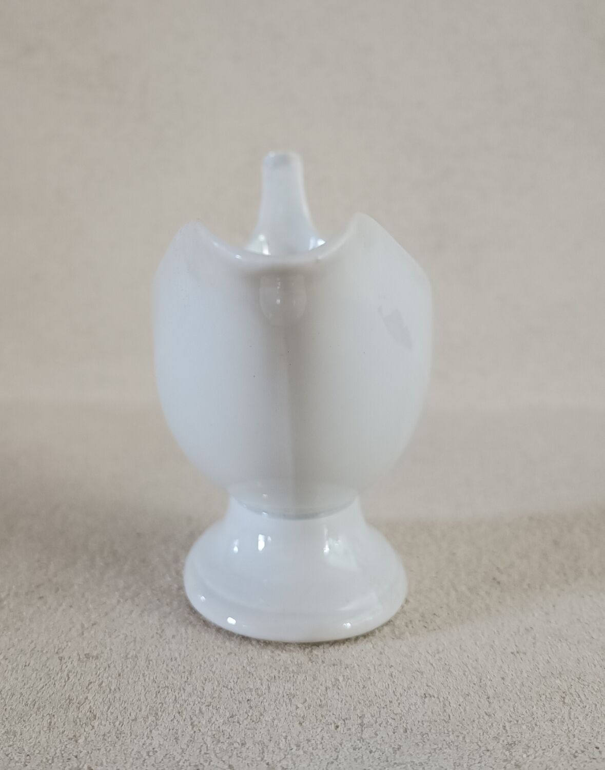 Empire style earthenware sauce