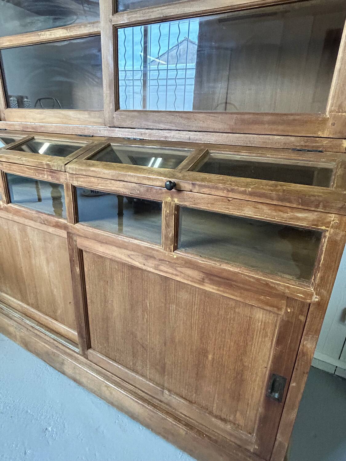 Large antique glass-fronted cabinet made of solid wood – Late 19th century