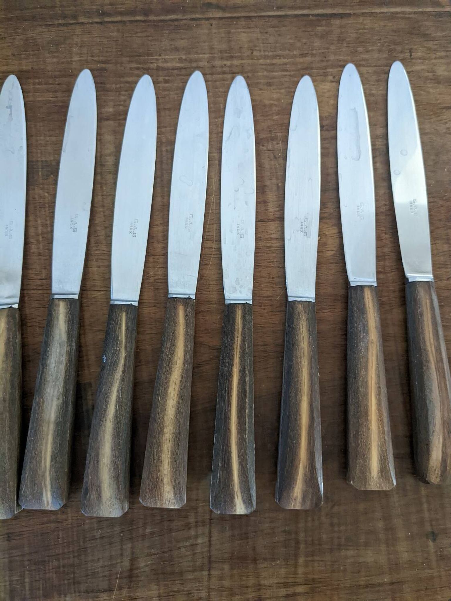 Ensemble de 12 couteaux manches en corne