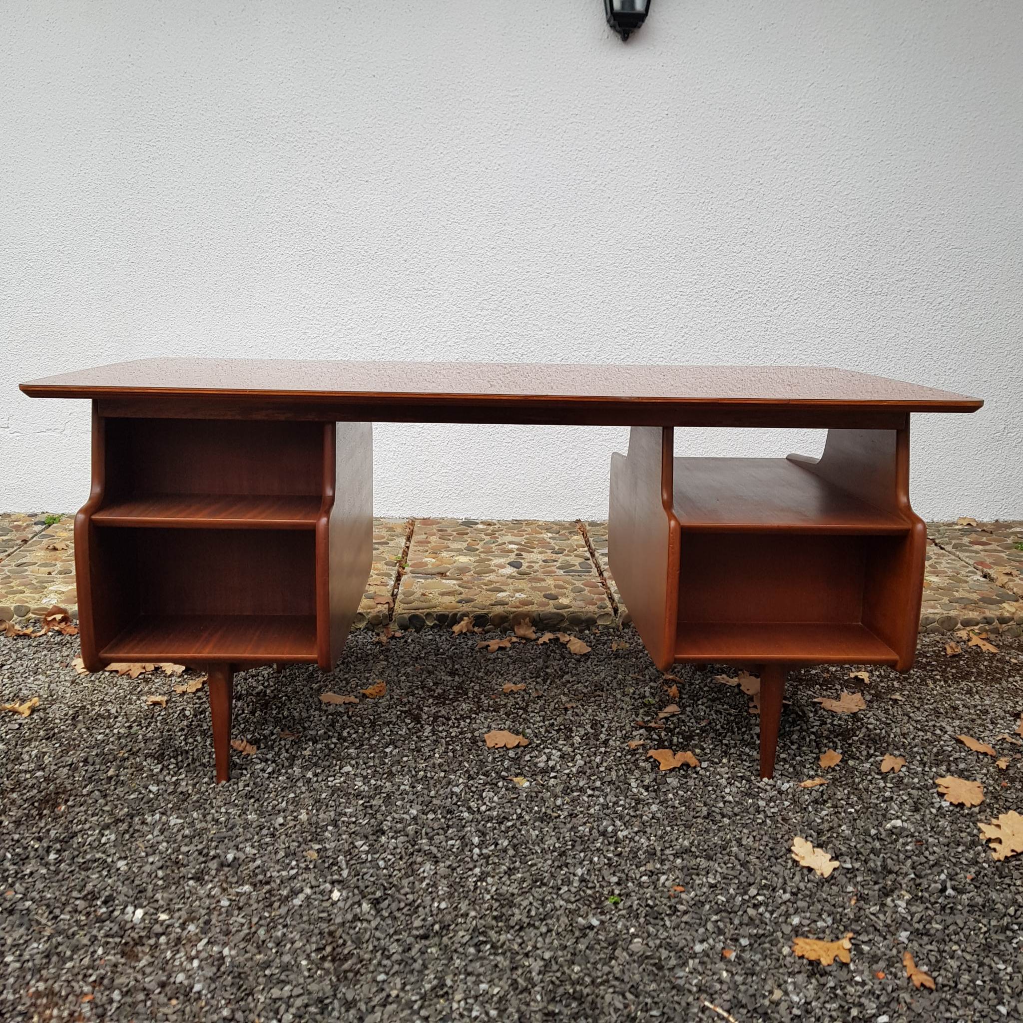 Executive Office Jacques Hauville edit by Bema 50