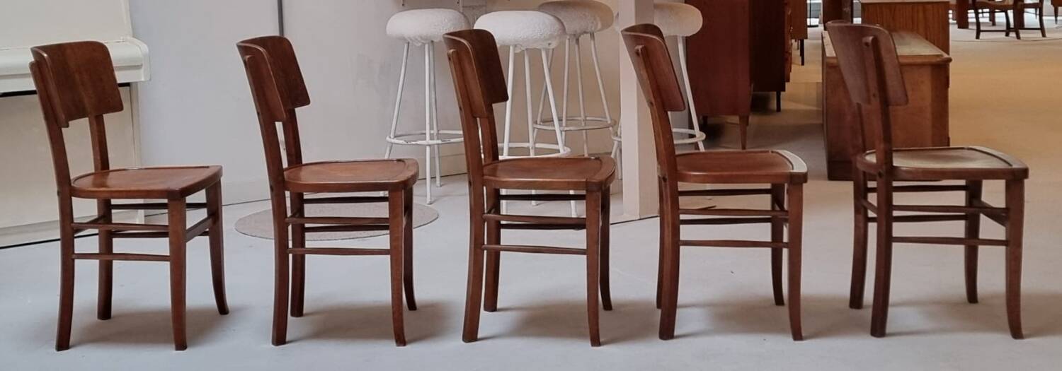 Chaises du milieu du siècle