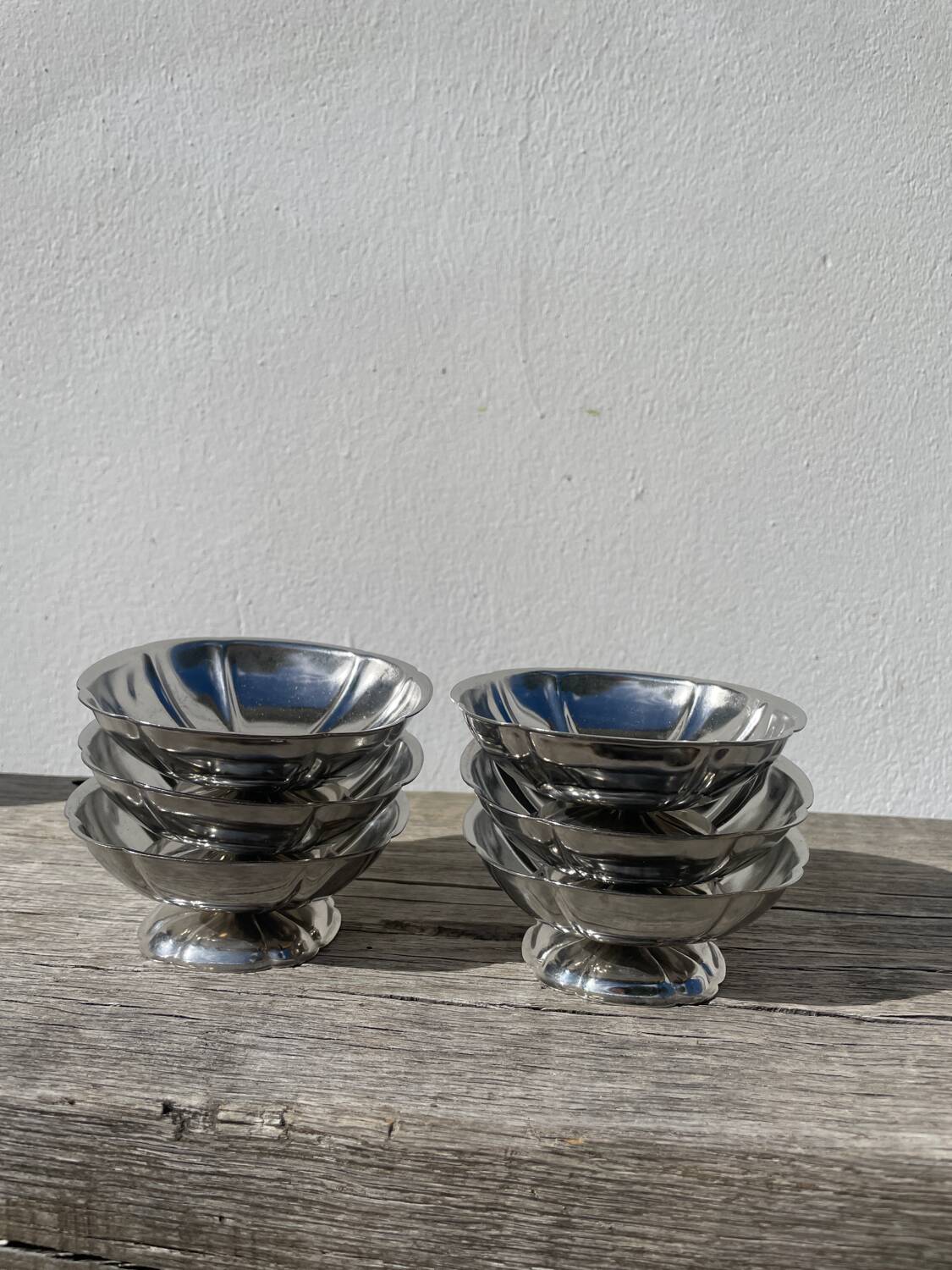 6 stainless steel bowls 1970