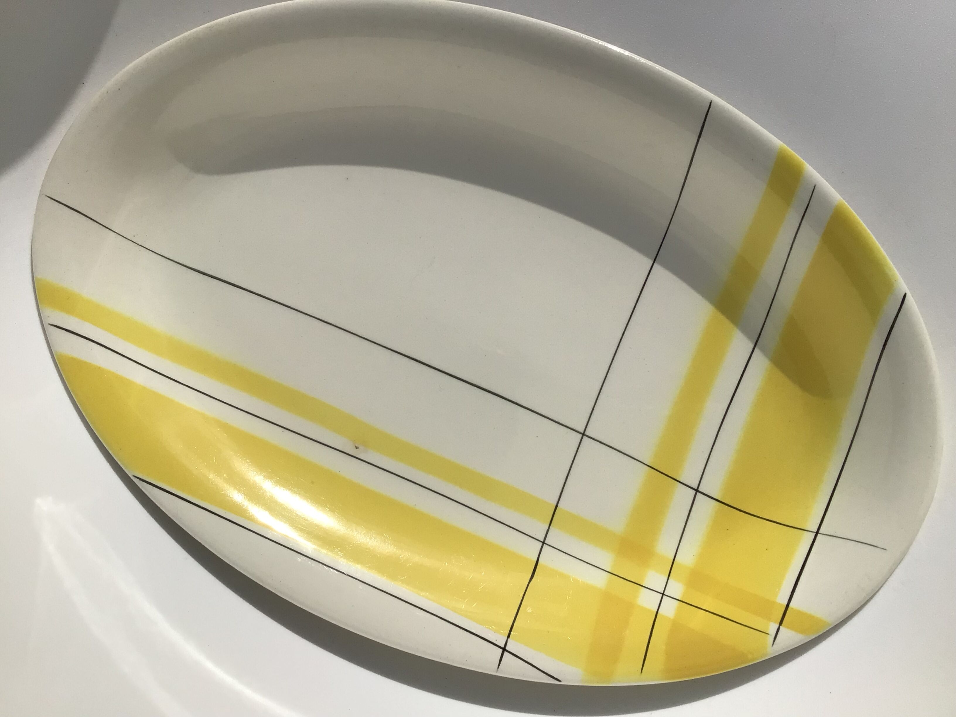 Oval flat Salins Montreal yellow tiles