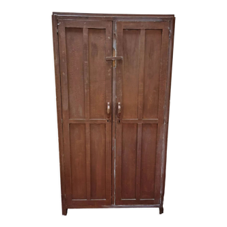 Factory cloakroom 2 wooden doors