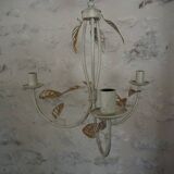 3-light pendant light in off-white color, gold edging and gold leaves