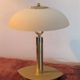 Lampe à poser vintage revisitée – Métal doré & Abat-jour opaline