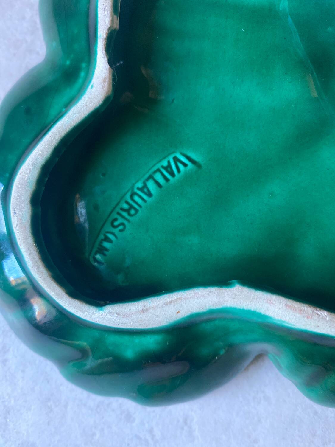 Vallauris slip sheet pocket emptier